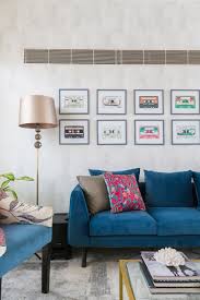 decorate the wall behind the sofa