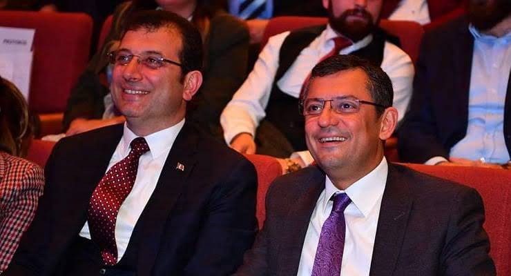 Ekrem İmamoğlu ve Özgür Özel