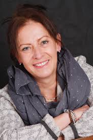 UK astrologer Deborah Houlding mainly specializes in horary astrology, for which she advocates historical understanding and a humanistic approach. - Deb%2520Photo