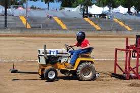 garden tractor pulling sports