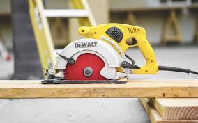 how to use a circular saw explained