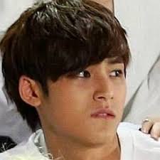 Mingyu suggests they make an episode about dino where they ignore him and directly implies bc of the woozi told mingyu to do skydiving because he's terrified of heights, wonwoo told dokyeom to. Who Is Kim Mingyu Dating Now Girlfriends Biography 2021