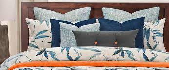 How To Use Decorative Bed Pillows