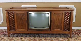 Maybe you would like to learn more about one of these? Vintage 1960s Magnavox Astro Sonic Color Tv Stereo Fruitwood Cabinet Unit 260 00 Picclick