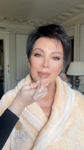 fans accuse kris jenner of using filter