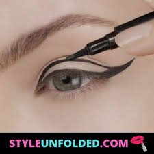 apply eyeliner for monolid eyes