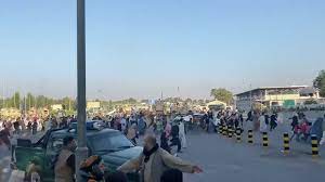 Thousands of afghans converge on kabul airport, hoping to escape the country after the taliban seized the capital. Ydd6h3spadjjam