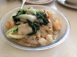 Seafood Chow Fun With Gravy Picture