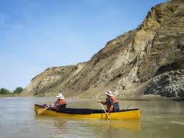 canoeing the oldman river monarch to