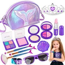Most of the fake makeup sets out there actually look like plastic and are unrealistic and disappointing for little girls who just want to be like the older women in their lives. Best Kids Makeup 2021 Non Toxic Sets Kits Toys For Mess Free Play