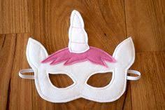 Unicorn is a masked celebrity on the first season of the masked singer. 44 Ideeen Over Masker Maskers Superheld Maskers Superheldenfeest