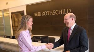 Sir evelyn de rothschild is a british financier who has an estimated net worth of $20 billion. The Truth About Rothschild Family Members And Their Net Worth