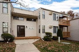Excellent updated unit with 2bd and 2 baths. 111 Woodland Cromwell Ct Real Estate Internalid