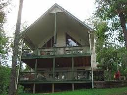 Greg and dede run a clean and quiet spot with lots of wildlife in the immediate area and they don't bother the renters the cabin was very cozy with bunk beds and a full size bed. Nolin Lake Cabins Cabin