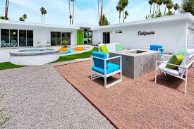 palm springs outdoor oasis midcentury
