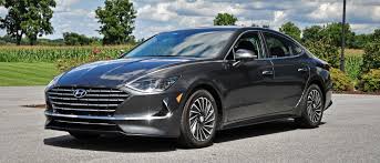 Edmunds also has hyundai sonata hybrid pricing, mpg, specs, pictures, safety features, consumer reviews and more. 2020 Hyundai Sonata Hybrid Review Tom S Guide