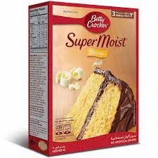 Mix cake mix with flour, oil, water, butter flavoring, vanilla and eggs one at a time. Buy Betty Crocker Yellow Cake Mix 500g Online Shop Food Cupboard On Carrefour Uae