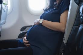 can pregnant women travel on airplanes