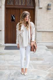 what to wear with white jeans