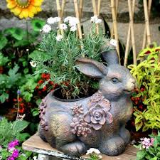 38 must have garden ornaments to add