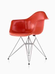 eames molded fiberglass side chair