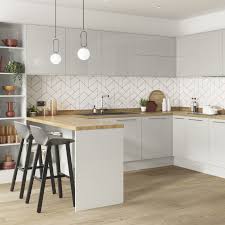 Super stave worktops have become something of a norfolk oak signature. Hockley Mirror Gloss Kitchen Kitchen Design Small Open Plan Kitchen Living Room Contemporary Kitchen Interior