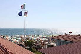 A 200 mt dalla piazza principale. Hotel Bagno Lunezia Marina Di Carrara Massa Carrara Prezzi 2021 E Recensioni