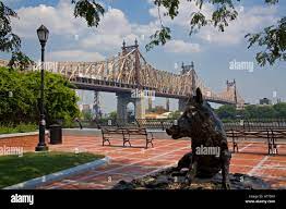 Queensboro Bridge, Sutton Place Park, Wild Boar statue, Manhattan, New York  Stock Photo - Alamy