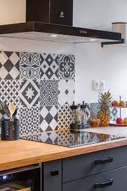 Crédence en verre led : Credence De Cuisine 15 Credences Design Allant De 20 A 150 Home Kitchens Interior Design Kitchen Kitchen Design