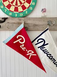 5 easy ways to hang a pennant up