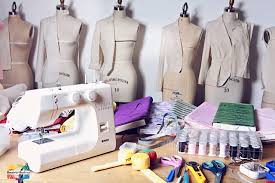 Difference Between Accessory Designing And Fashion Designing