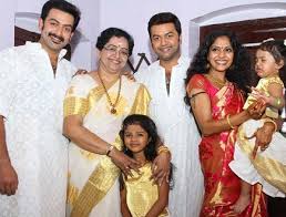 Mammootty was born on 7th september 1951 chempu, kottayam district. Complete Family Picture Of Famous Malayalam Celebrity Actors