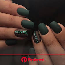 Many girls take an unexpected twist when it comes to their st. 27 Of The Most Pinned Nail Design Ideas To Start The Year With Style Fall Gel Nails Green Nail Designs Green Nails Clara Beauty My