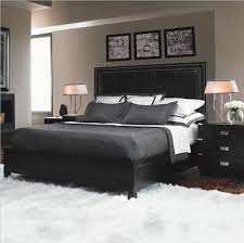 Elegant white and black bedroom design idea. 18 Stunning Black And White Bedroom Designs