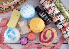 lush holiday 2022 collection gift