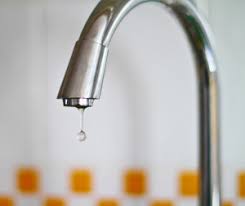 kitchen sink faucet services: leaks