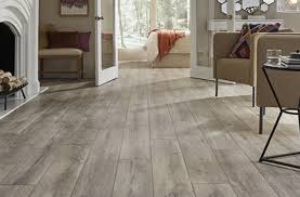 pick the best flooring color with these