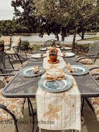 Easy Outdoor Table Decoration Ideas To