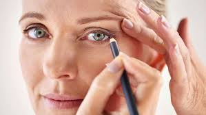 4 tiny makeup for older women tips that