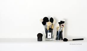 face and cheek brushes