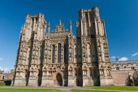 wells cathedral historic somerset guide