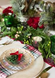 red green clic christmas table