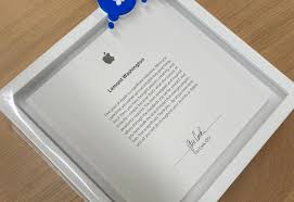 Notice printed in ku today. Here S What Tim Cook Sends To Apple Employees After 5 Years Of Service