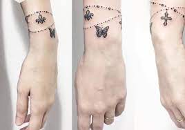 Tatouage bracelet - idées tendance pour le poignet et pour la cheville! | Tatouage  bracelet, Idée tatouage poignet, Tatouage bracelet poignet