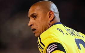 Roberto Carlos of FC Anzhi Makhachkala in action against FC Zenit St. Petersburg Photo: AFP / GETTY - Carlos_1856402b