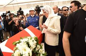 Meral Akşener Cüneyt Arkın'ın cenaze törenine katıldı