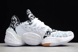 These basketball shoes are designed specifically for james harden's game to help him stay strong in the fourth quarter. Adidas Harden Vol 4 Pochta