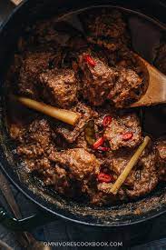 Spray a large pan with non stick cooking spray and over medium heat, brown the beef in batches. Beef Rendang Omnivore S Cookbook