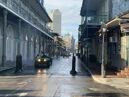the new orleans riverwalk is one of the