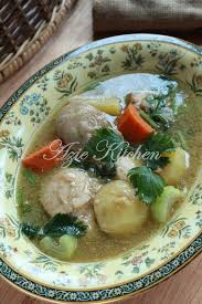 Sup ayam klasik terdiri dari kaldu encer, yang dimasukkan potongan ayam atau sayuran; Sup Ayam Sedap Dan Mudah Azie Kitchen